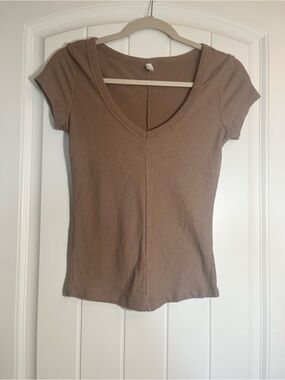Free People Ribbed V-Neck Short Sleeve Top in Taupe Brown